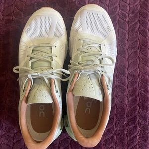 Great condition on cloud running shoes